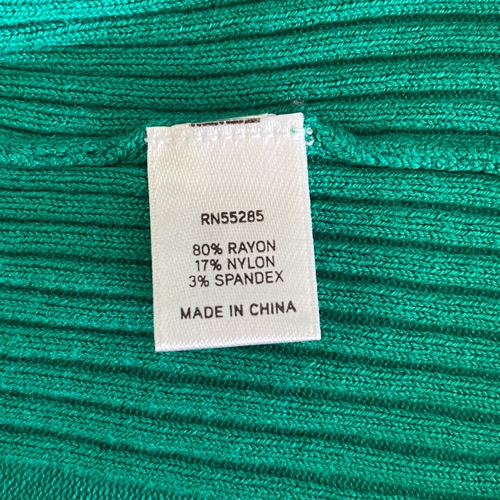 EXPRESS DESIGN STUDIO Green V-Neck Sweater L - Picture 6 of 7